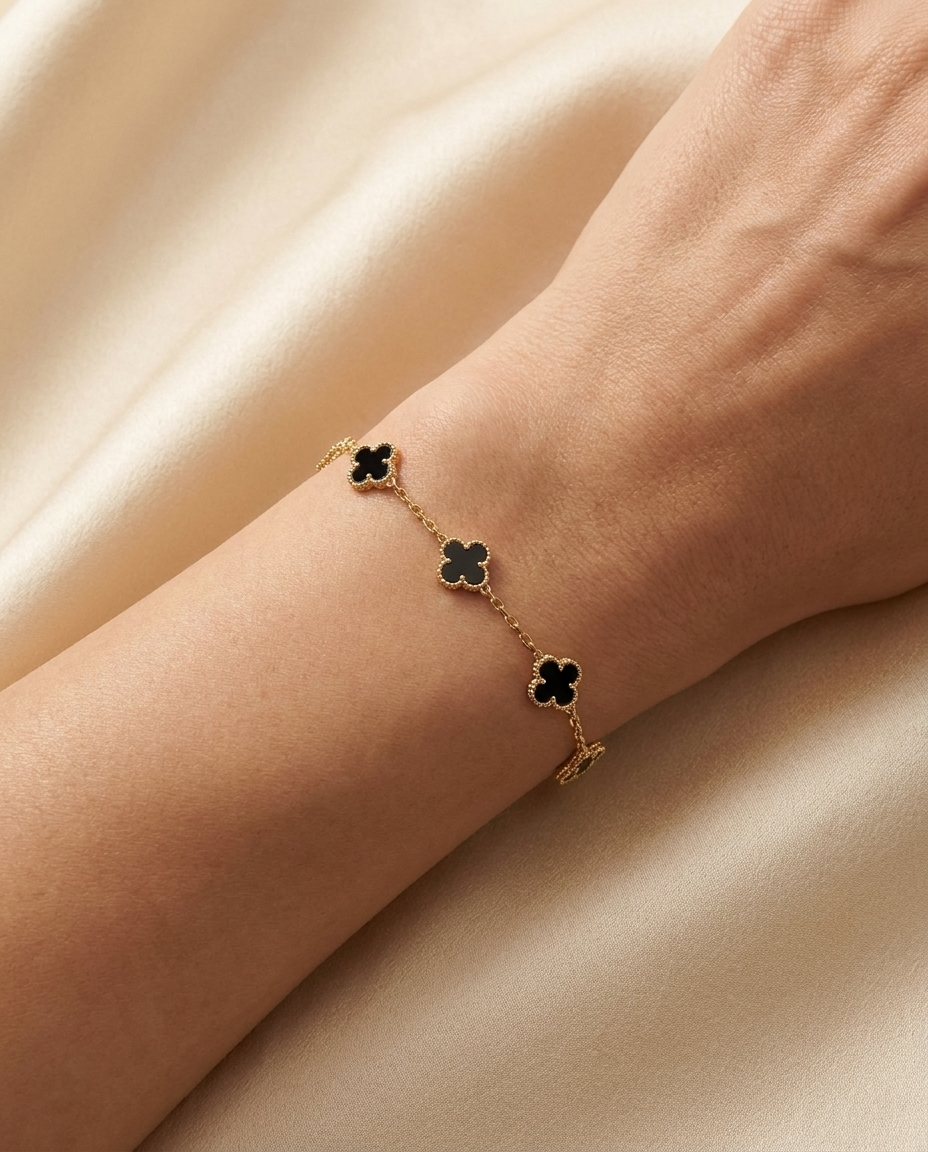 Pulsera Noir Fleur - Lifestyle en muñeca