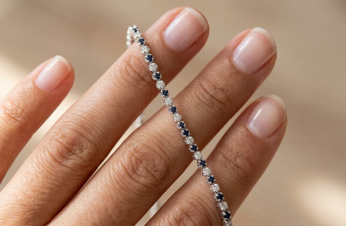 Collar Nuit - En mano